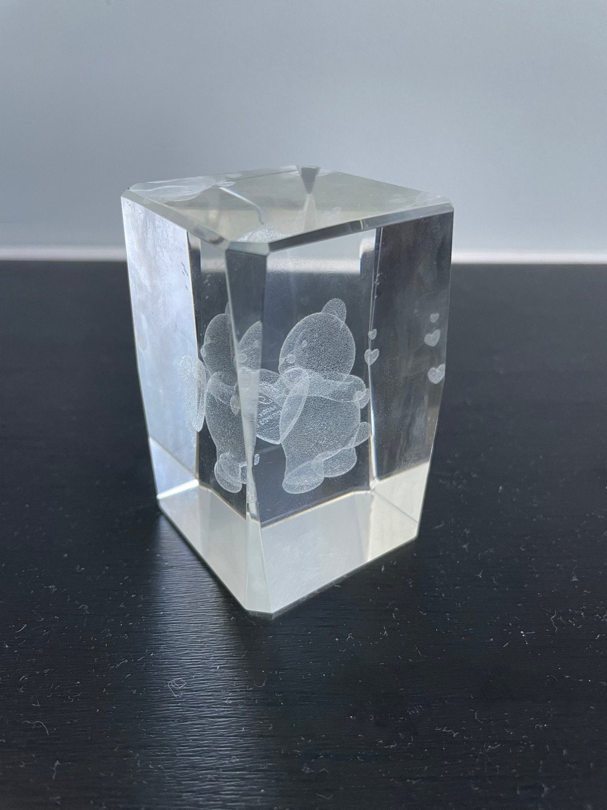 Glazen kubus met 3D-lasergegraveerde beertjes, Gebruikt, Meerkleurig, Ophalen of Verzenden, Modern
