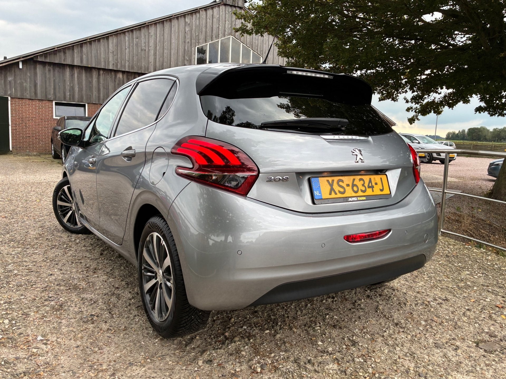 Peugeot 208 1.2 PureTech Allure | Pano + Cruise + Clima €, Voorwielaandrijving, Stof, Gebruikt, 1199 cc