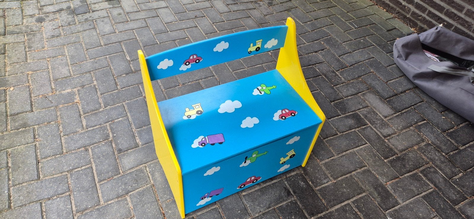 Houten bankje met opslag voor kinderkamer, Ophalen