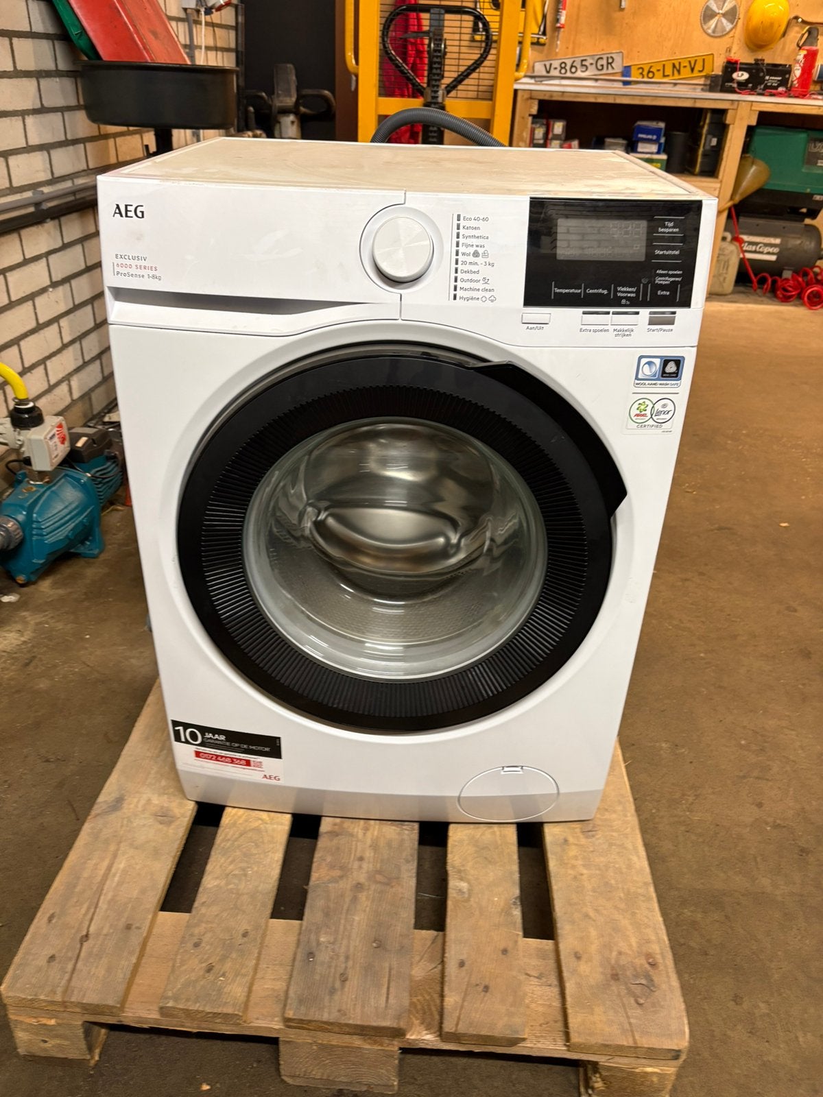 AEG exclusiv 6000 series, Ophalen, 1200 tot 1600 toeren, Minder dan 85 cm, Zo goed als nieuw