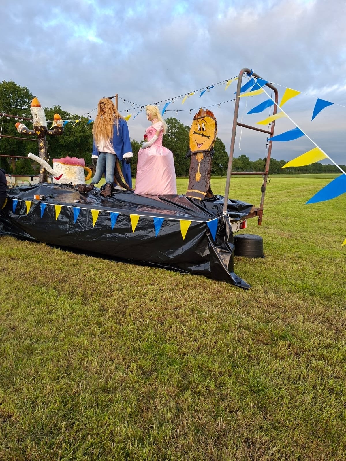 Decoratie Buurtfeest: Belle en het Beest Thema, Film en tv, Gebruikt, Handgemaakt, Meerkleurig
