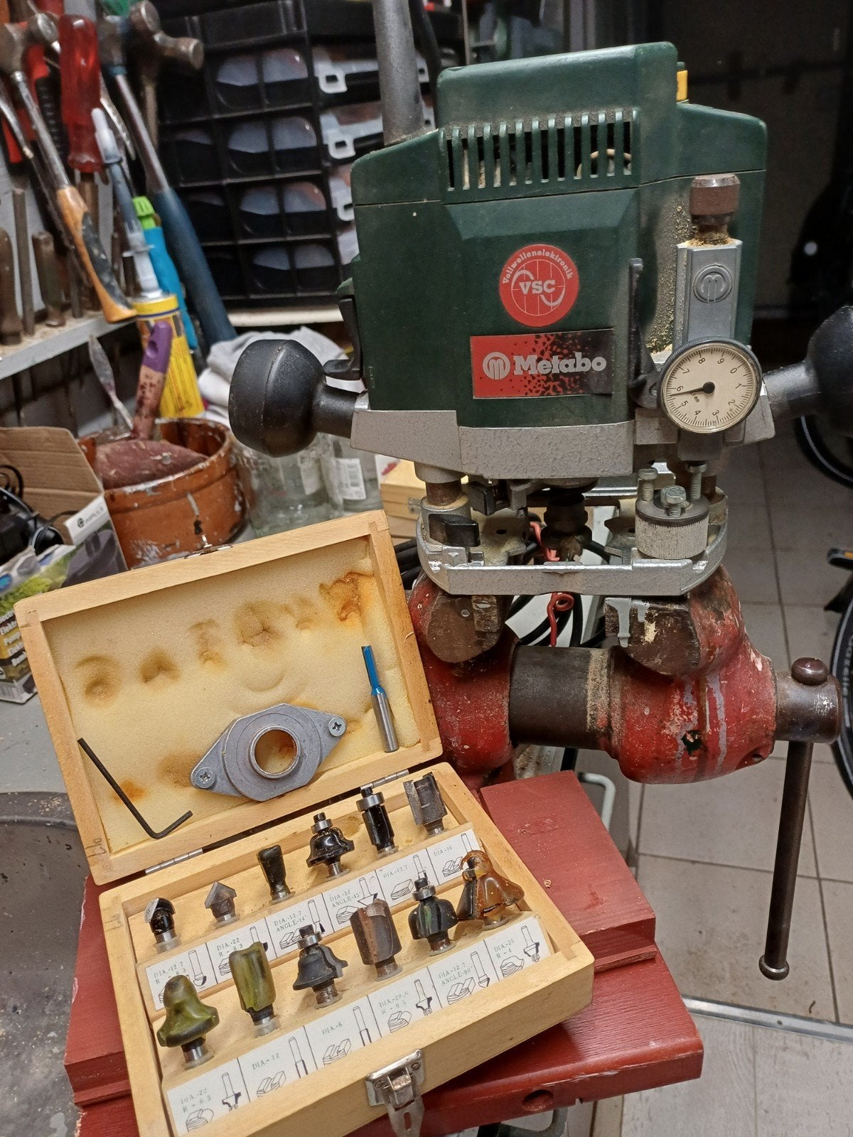 Metabo OF E 1229 Signal Bovenfrees met Frezenset, Ophalen, Gebruikt, Bovenfrees, Metabo