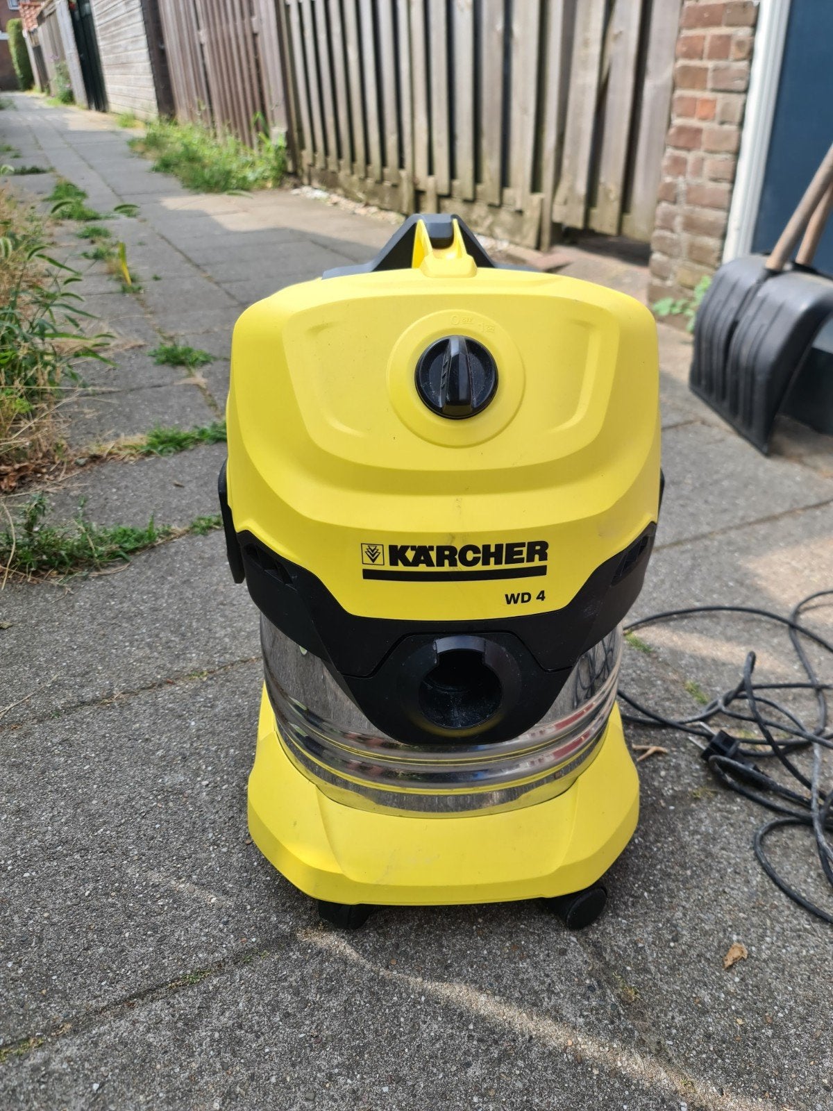 Kärcher WD 4 Premium alleszuiger (zonder slang en steel), Gebruikt, Kärcher, Reservoir, 1200 tot 1600 watt
