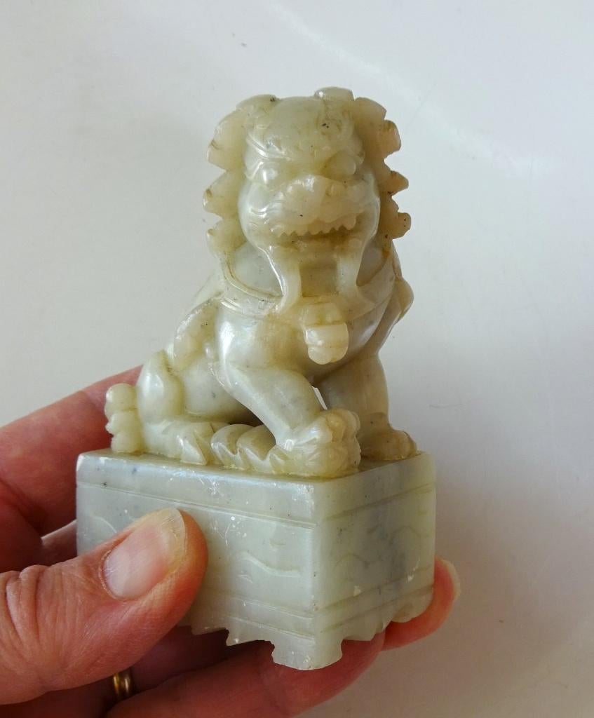 Antiek Chinees handgesneden speksteen beeldje: Foo dog, Minder dan 20 cm, Ophalen of Verzenden, Steen of Keramiek, Beeld