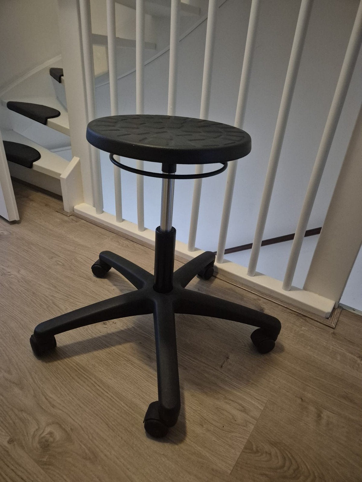 Krukje op wielen, Huis en Inrichting, Ophalen, In hoogte verstelbaar, Zo goed als nieuw, Kunststof