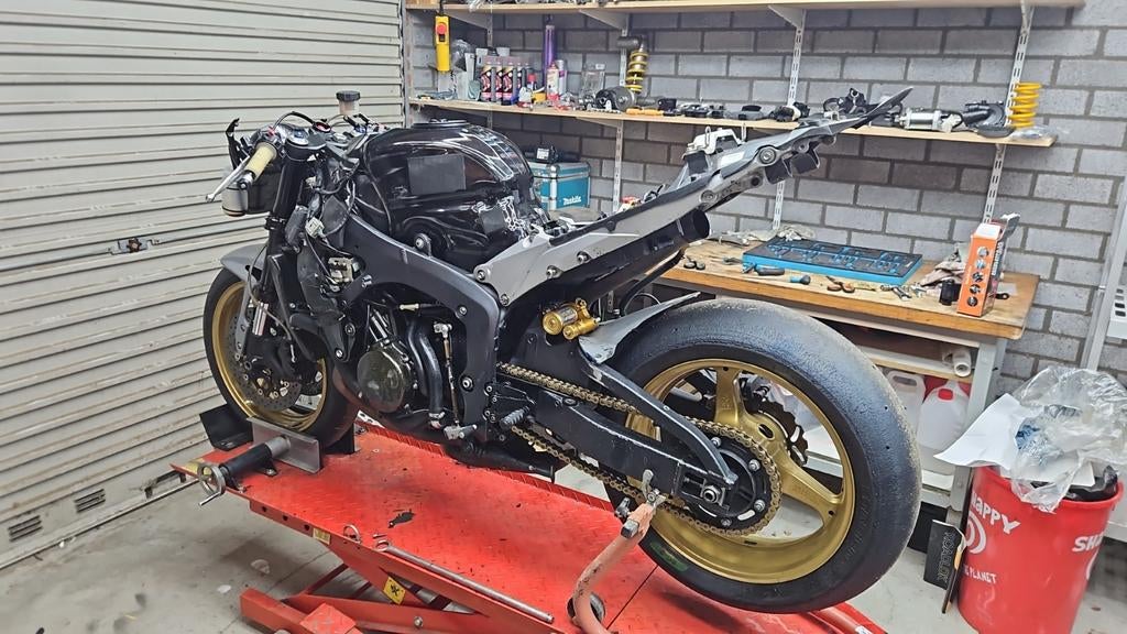 Honda CBR 600 RR PC 40 Onderdelen, Ophalen