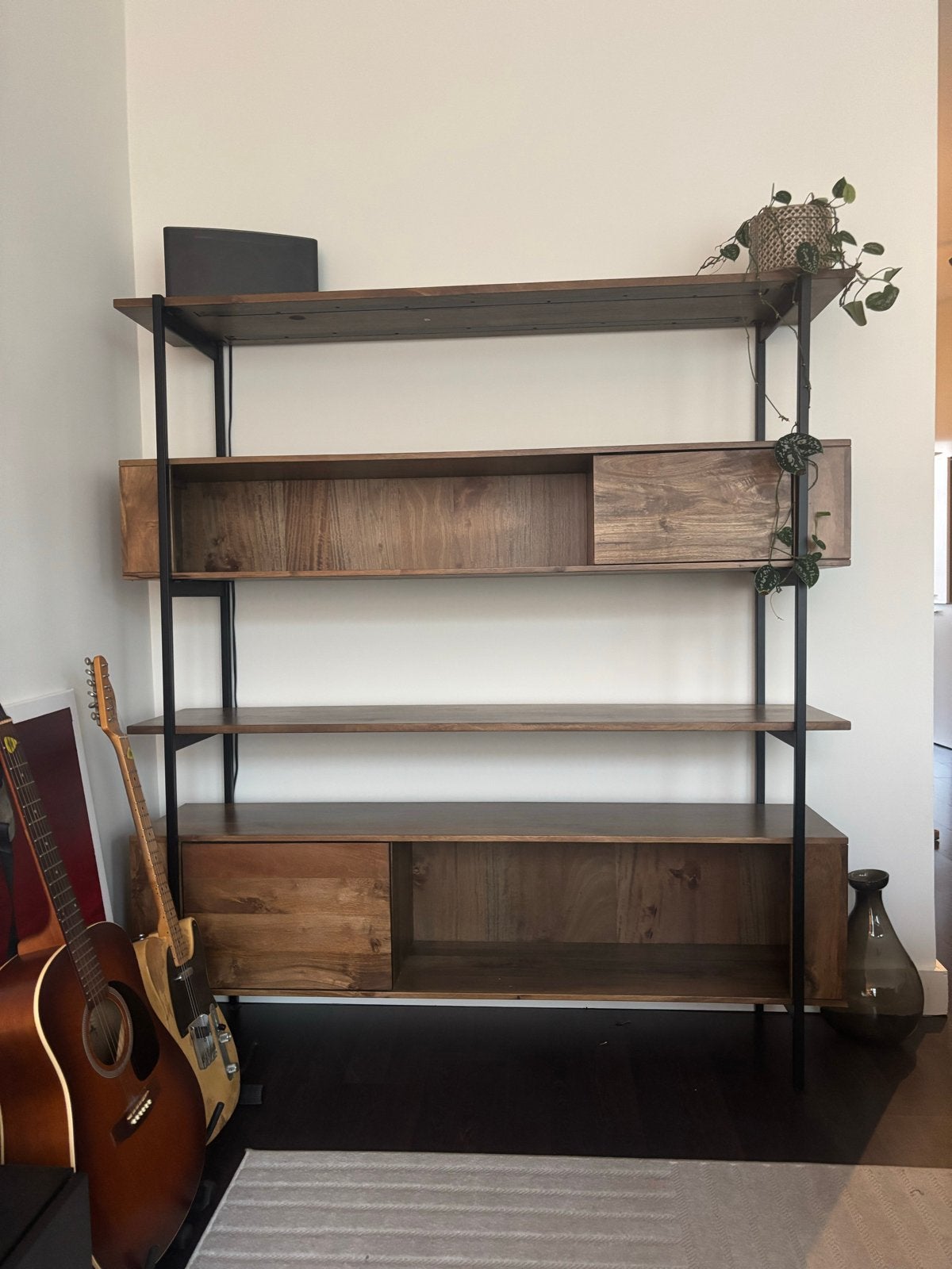 Mangohouten kast - wood cabinet, Huis en Inrichting, Ophalen, 150 tot 200 cm, Zo goed als nieuw, 25 tot 50 cm