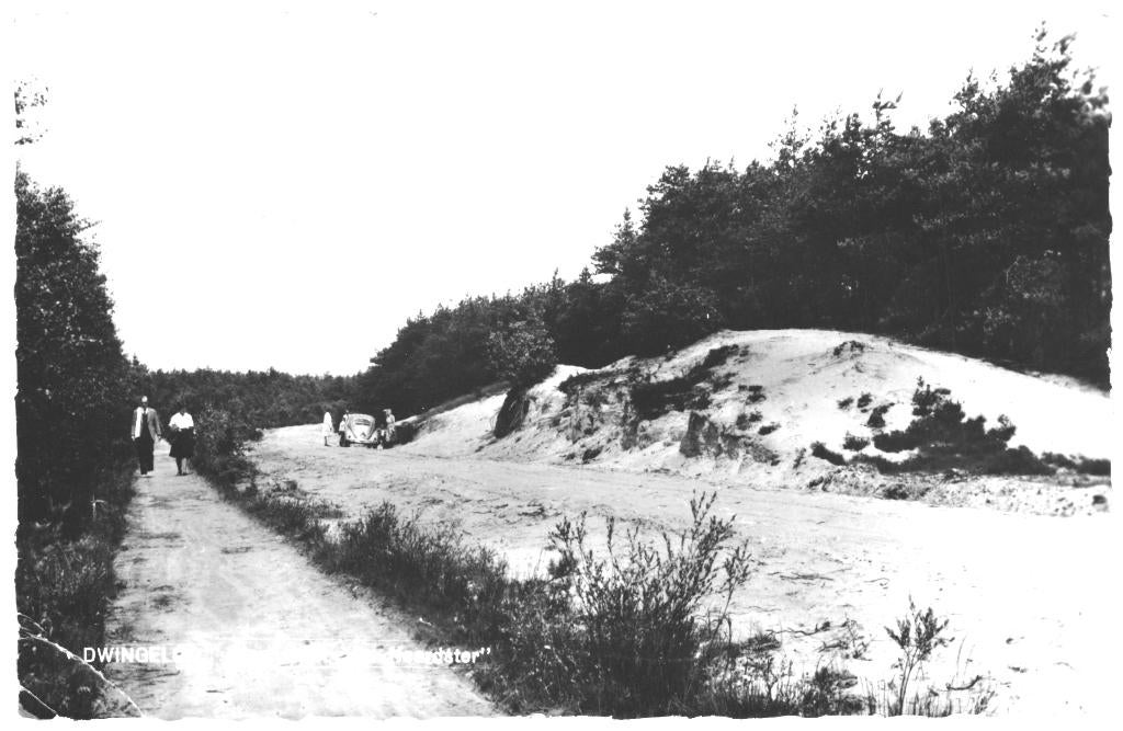 967045 Dwingeloo D 1965 Weg n d Noordster vw kever ovaaltje, Ophalen of Verzenden, 1960 tot 1980, Gelopen, Drenthe