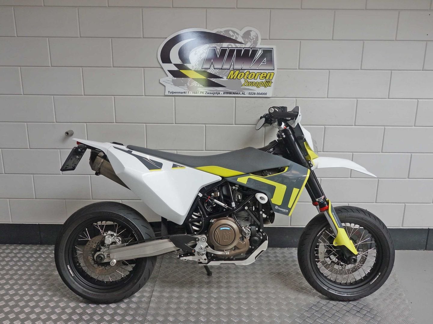 HUSQVARNA 701 SUPERMOTO, Motoren, Motoren | Husqvarna, 693 cc, Motorrijbewijs A, Bedrijf, Onbekend