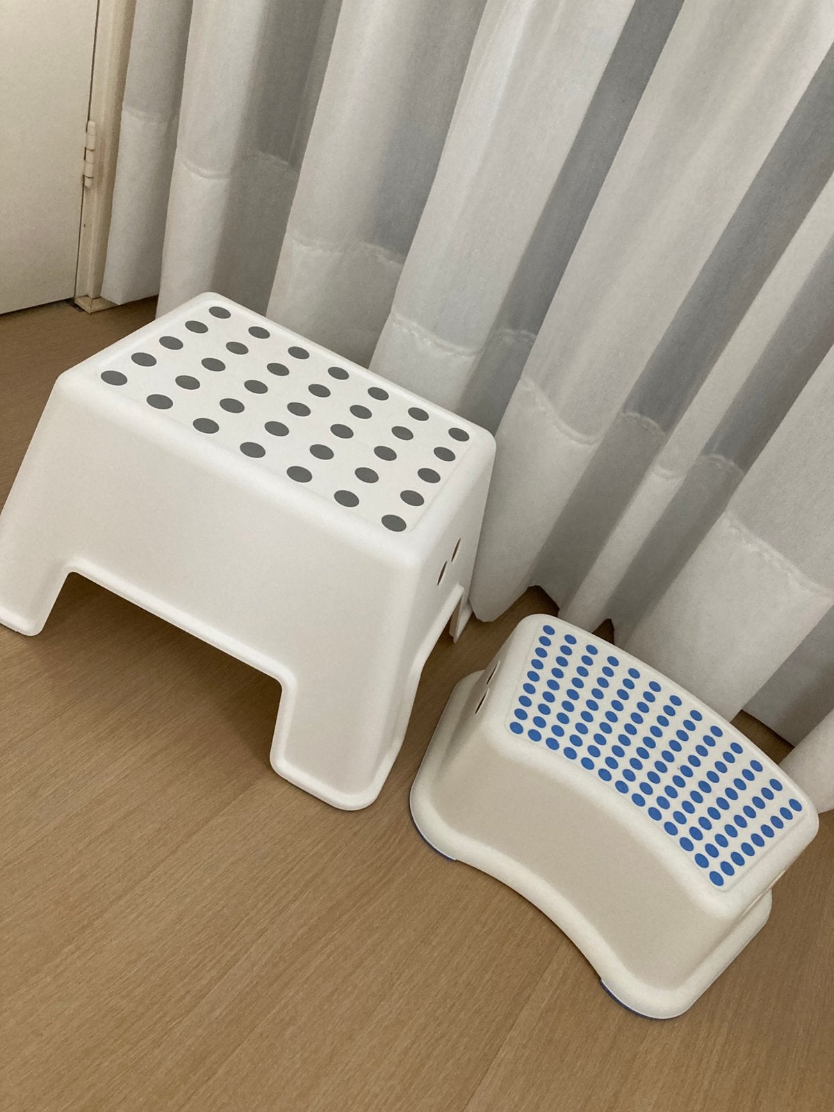 2 IKEA-Opstap Krukjes, 1 voor volwassen en 1 voor kinderen, Ophalen of Verzenden, Zo goed als nieuw, Kunststof