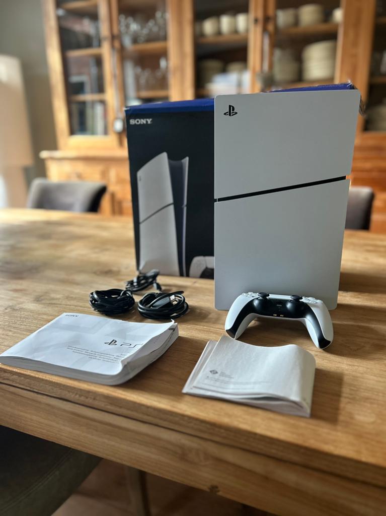 Vrijwel nieuwe PS5, Digital Slim, Spelcomputers en Games, Spelcomputers | Sony PlayStation 5, Zo goed als nieuw, Ophalen of Verzenden