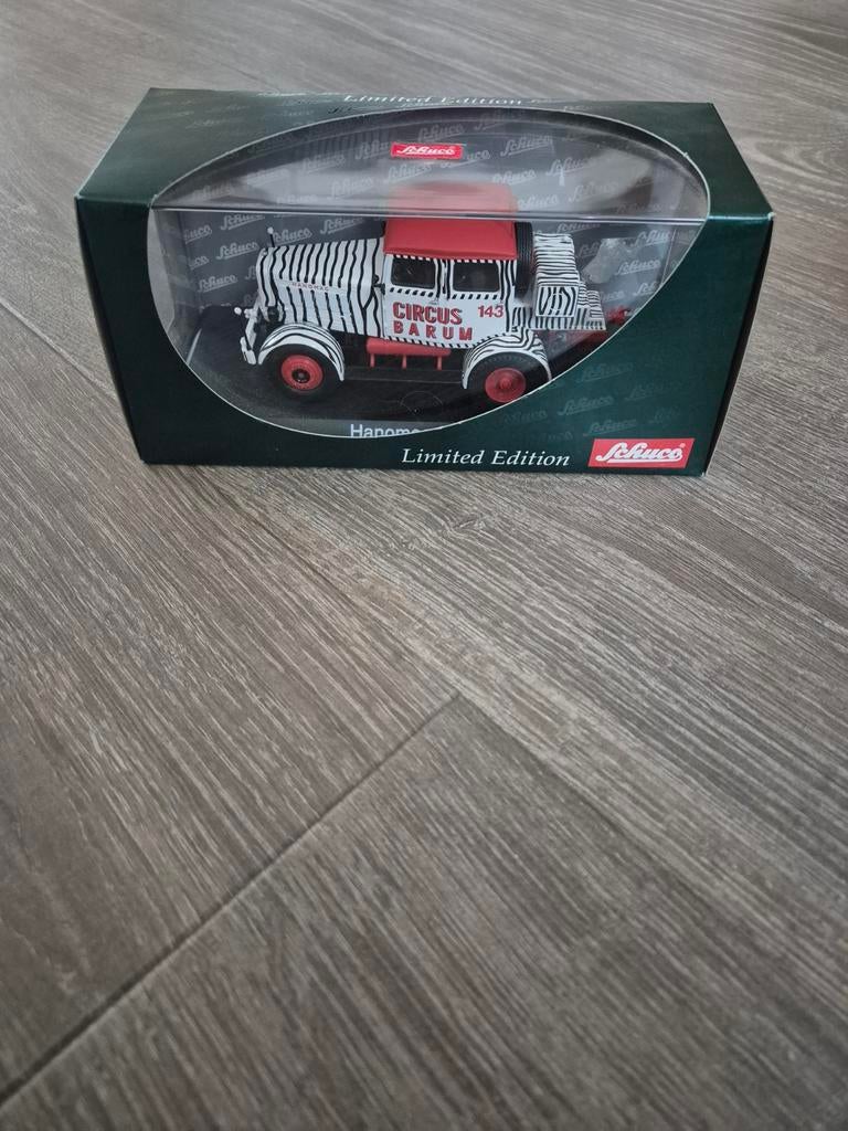 Schuco 02893 HANOMAG ST100 "CIRCUS BARUM", Hobby en Vrije tijd, Ophalen of Verzenden, Nieuw, Auto, Schuco