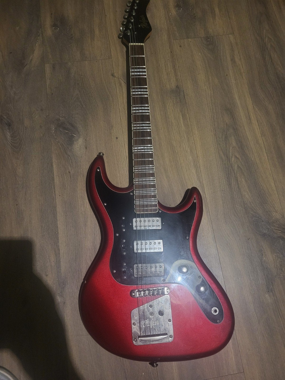 Vintage rode elektrische gitaar, merk hofner, Ophalen of Verzenden, Gebruikt, Solid body, Overige merken