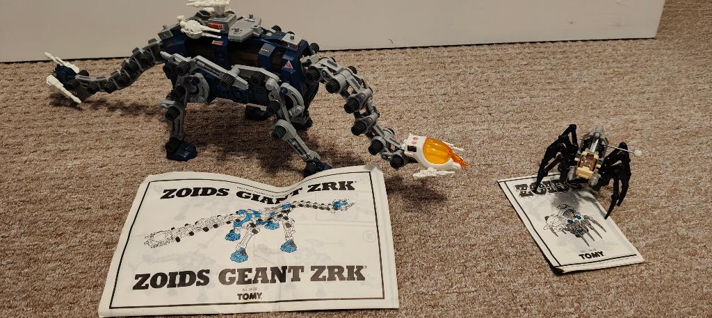 Zoids Giant ZRK en Spiderzoid, Ophalen