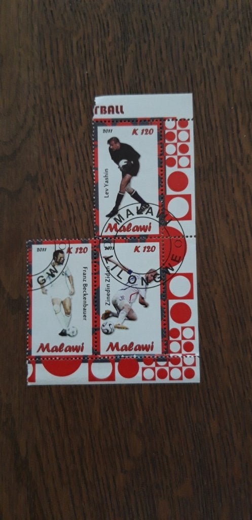 3 voetbal postzegels, Verzamelen, Sportartikelen en Voetbal, Verzenden, Zo goed als nieuw, Buitenlandse clubs, Poster, Plaatje of Sticker