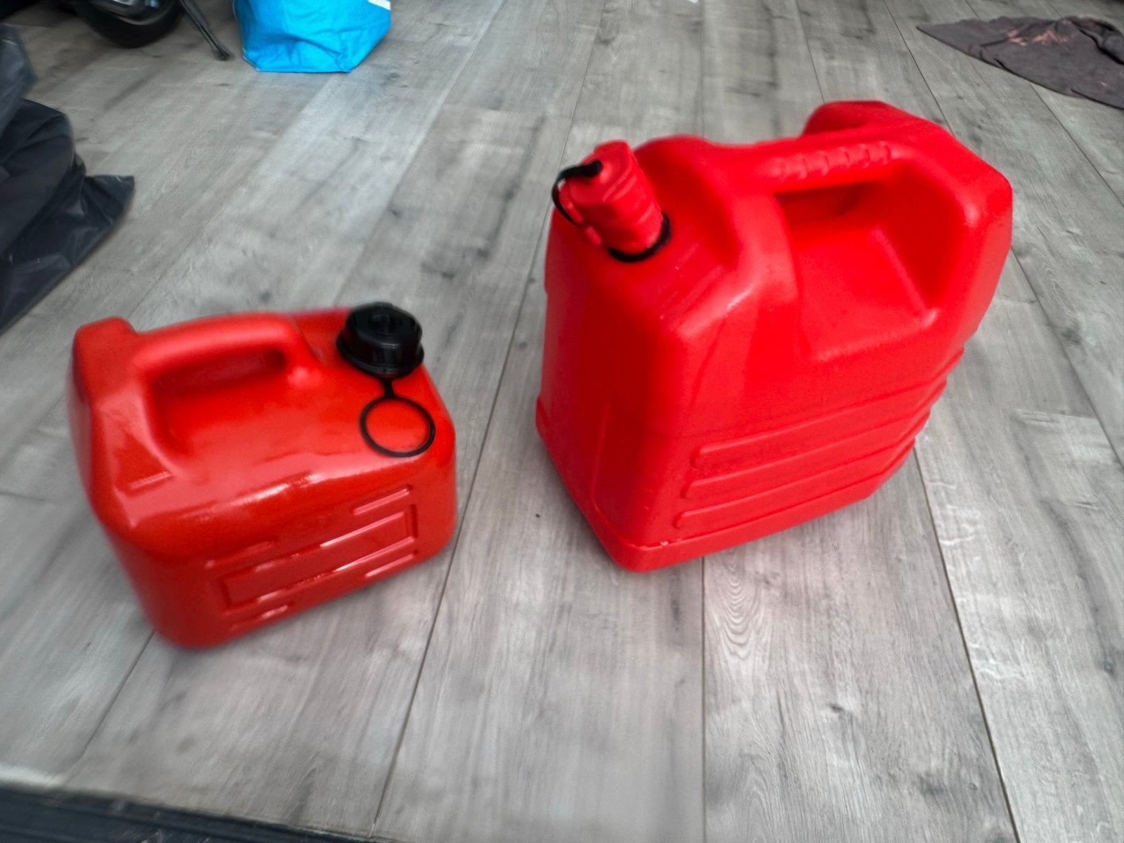 Jerrycans 20L en 10L - Zo goed als nieuw, Ophalen