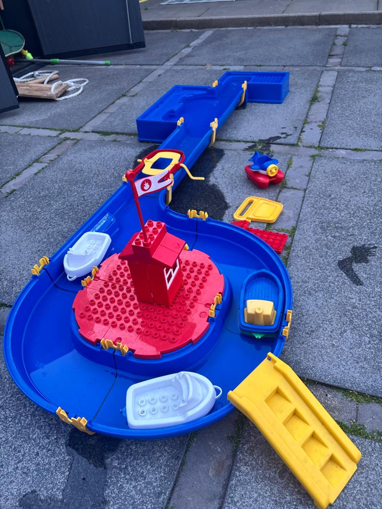 Waterplay waterbaan met accessoires, Kinderen en Baby's, Speelgoed | Buiten | Los speelgoed, Ophalen of Verzenden, Gebruikt