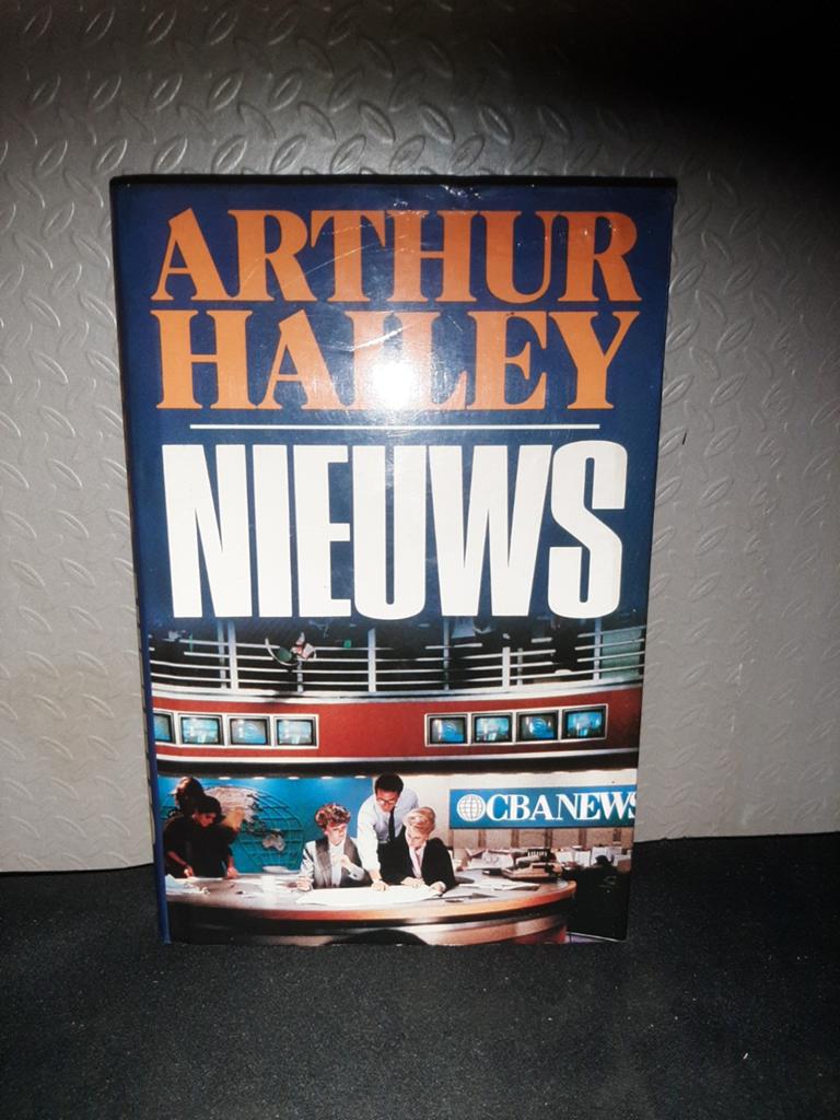 Arthur Hailey - Nieuws (Hardcover), Ophalen of Verzenden, Gelezen, Arthur Hailey, Nederland