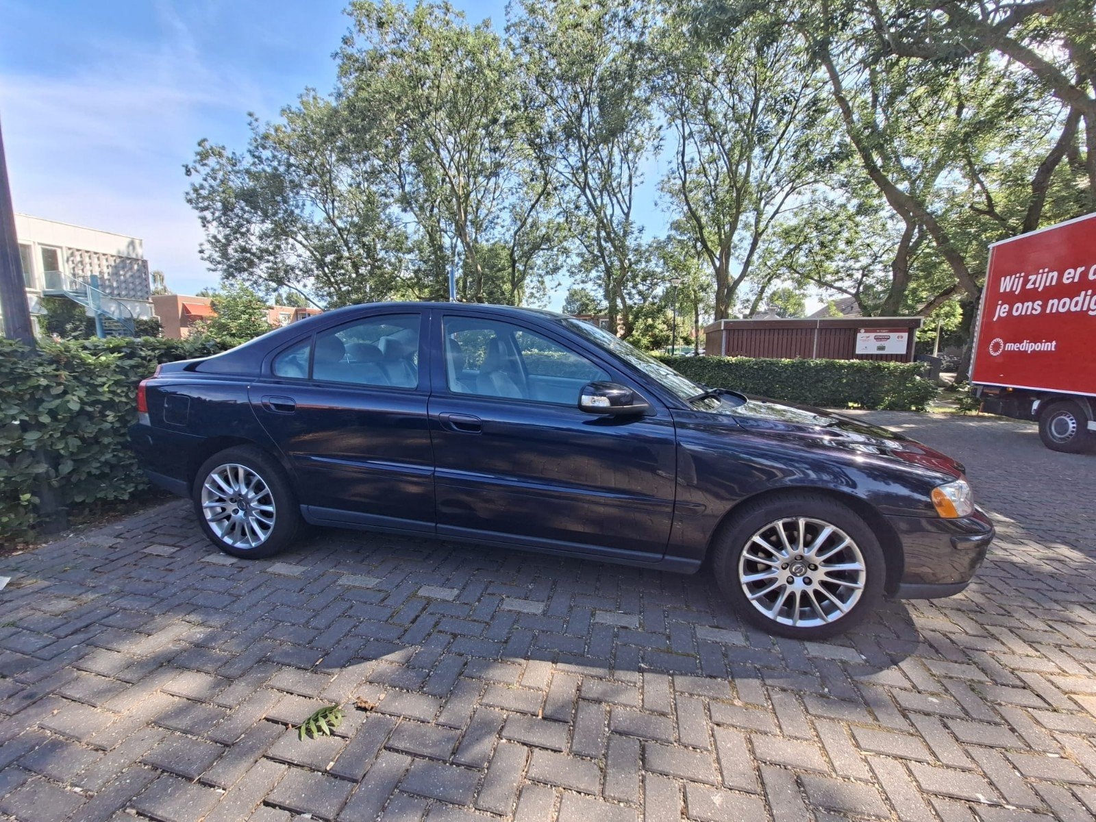Volvo S60 2.4 140PK AUT 2006 Blauw, Auto's, Volvo, Beige, Blauw, S60, 75 €/maand