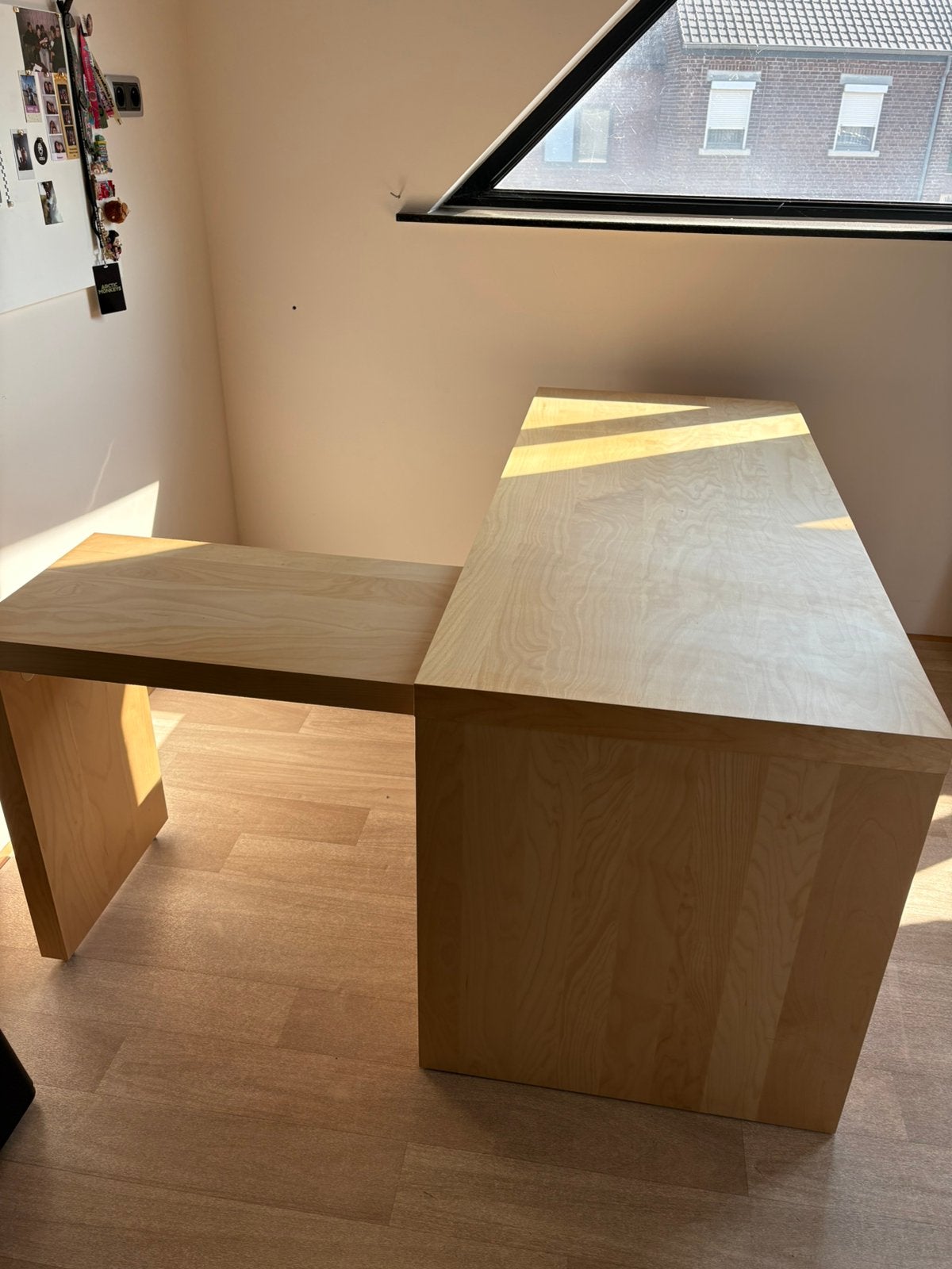 IKEA bureau met uitschuifbaar werkblad, Ophalen, Kabelgoot, Hoekbureau, Zo goed als nieuw