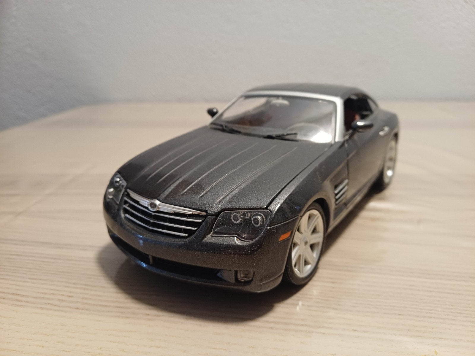 Chrysler Crossfire 2003 schaal 1:18 Bburago, Ophalen of Verzenden, Gebruikt, Auto, Bburago