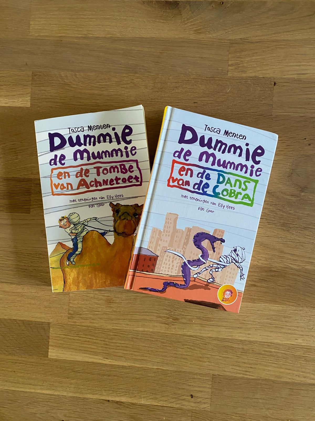 Dummie de Mummie boeken - Tosca Menten (2 stuks), Ophalen, Gelezen, Fictie