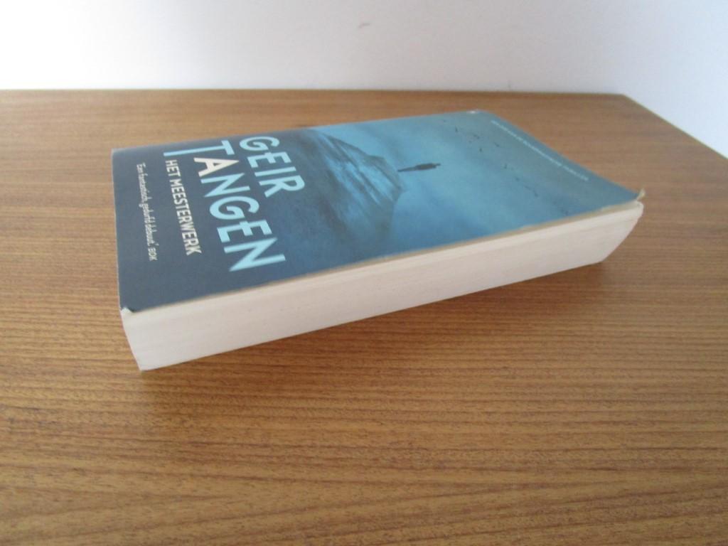 Nr.69: Boek Thriller van Geir Tangen - het meesterwerk -, Ophalen of Verzenden, Gelezen