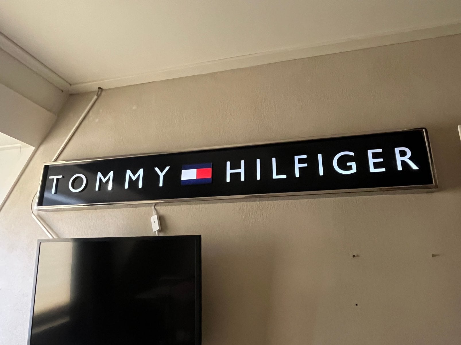 Tommy hilfinger lichtbord, Huis en Inrichting, Zwart, Overige materialen, Ophalen of Verzenden, Zo goed als nieuw