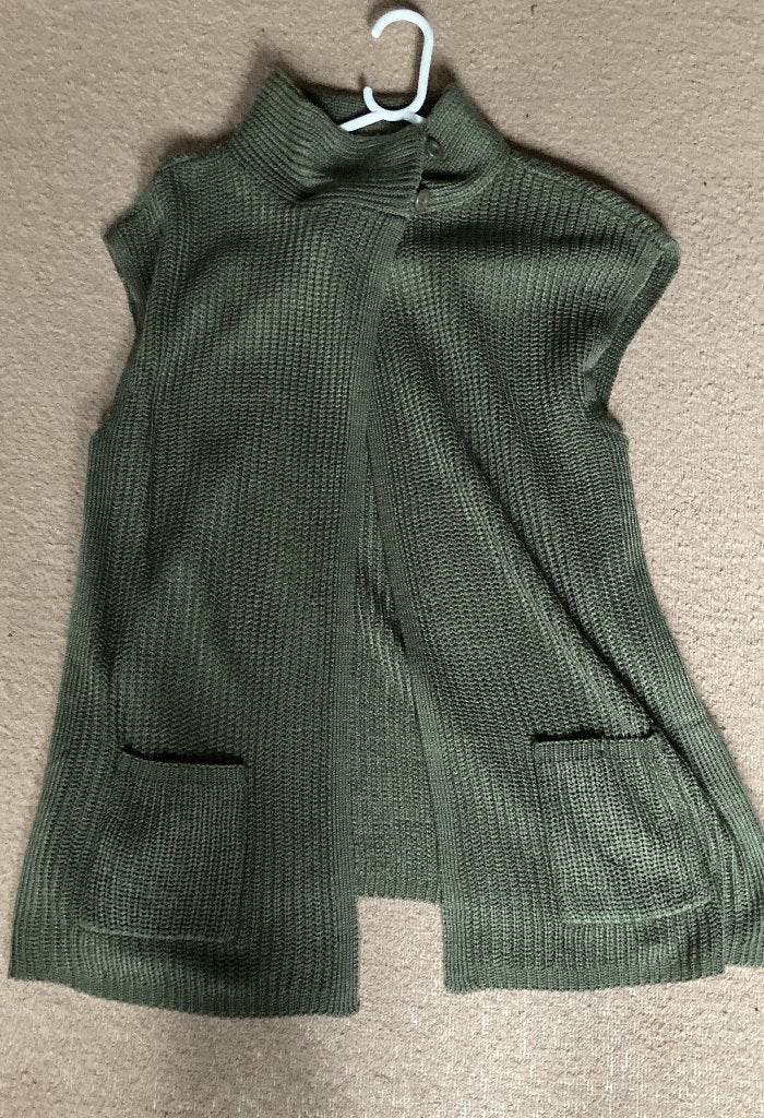 Mouwloos vest met bovenaan knoopsluiting groen, Ophalen of Verzenden, Nieuw, Maat 38/40 (M), Groen