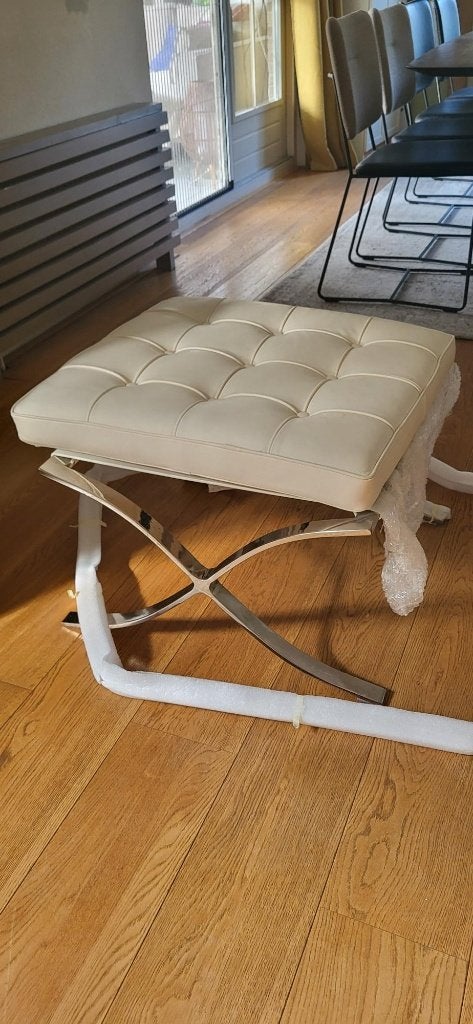 Hocker 'Barcelona' wit leer, Ophalen, Nieuw, Leer, 50 tot 75 cm