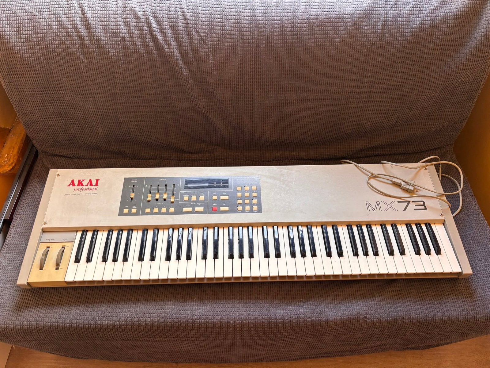 Akai MX73 MIDI Master Keyboard - Vintage Synthesizer, Muziek en Instrumenten, Keyboards, Gebruikt, 88 toetsen, Midi-aansluiting