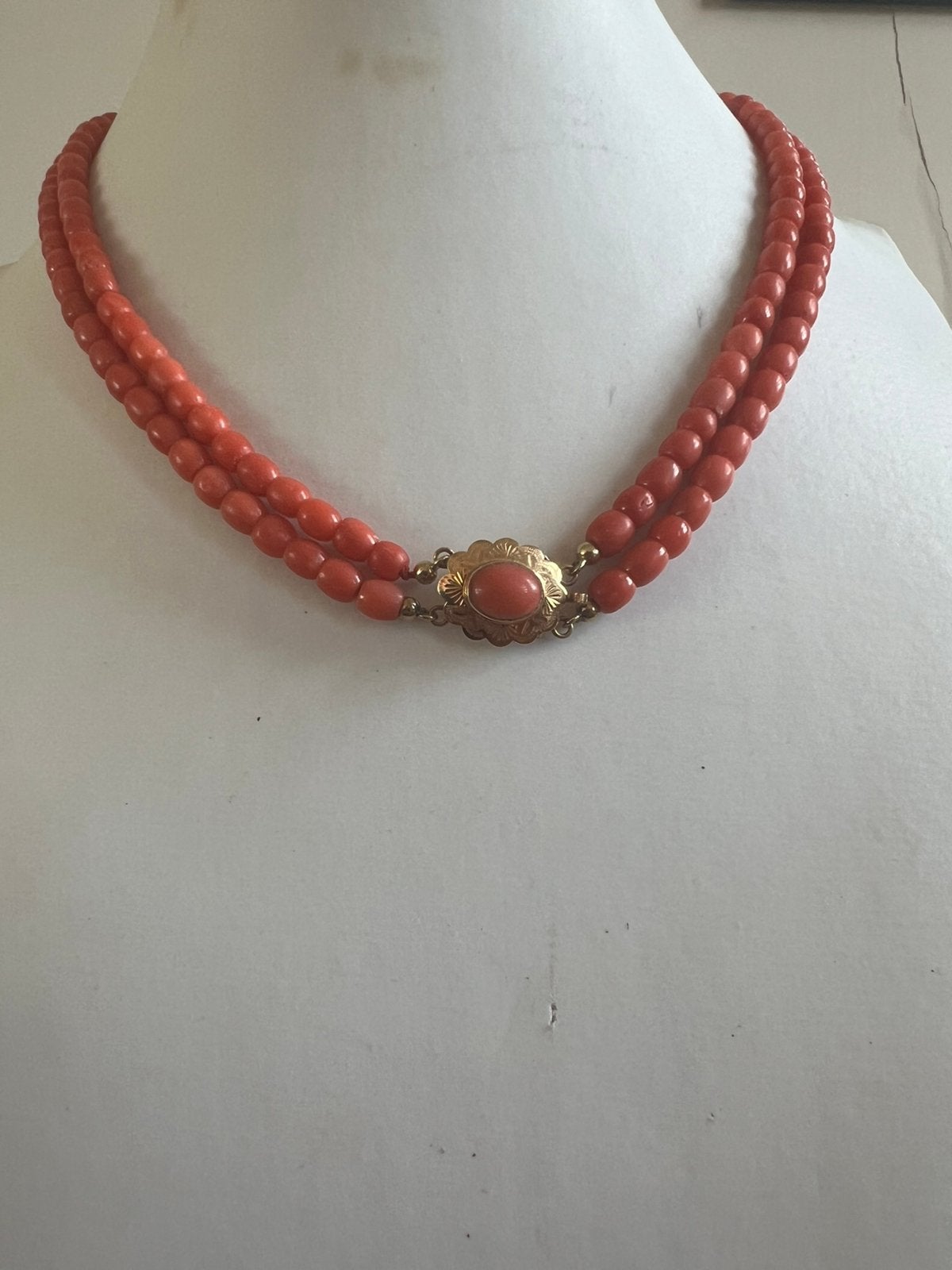 Collier ketting bloedkoraal 14krt gouden slot 2 rij 39cm, Ophalen of Verzenden, Zo goed als nieuw, Rood, Goud