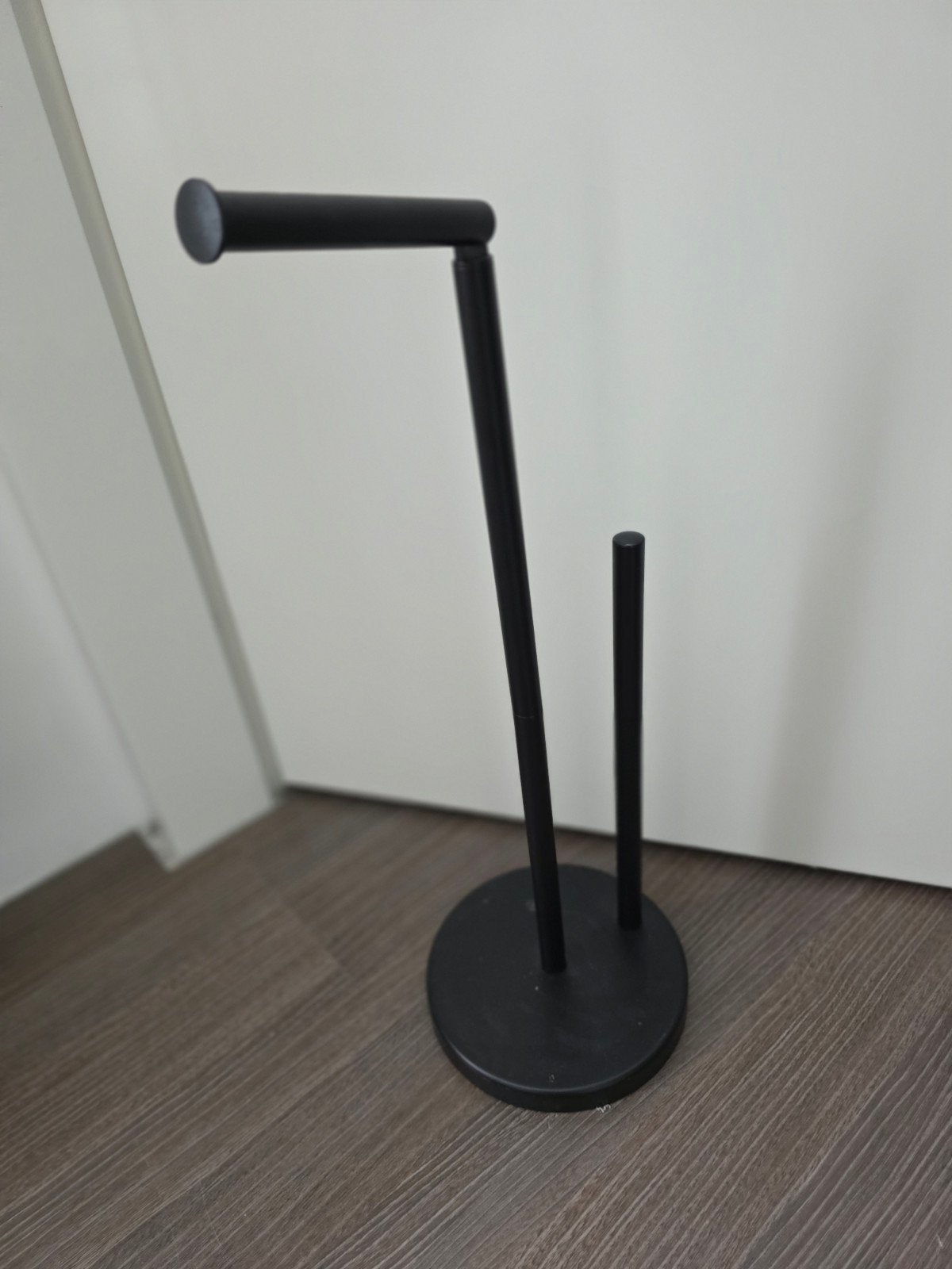 Zwarte WC rol houder staand, Ophalen of Verzenden, Zo goed als nieuw, Zwart, Toilet-accessoire