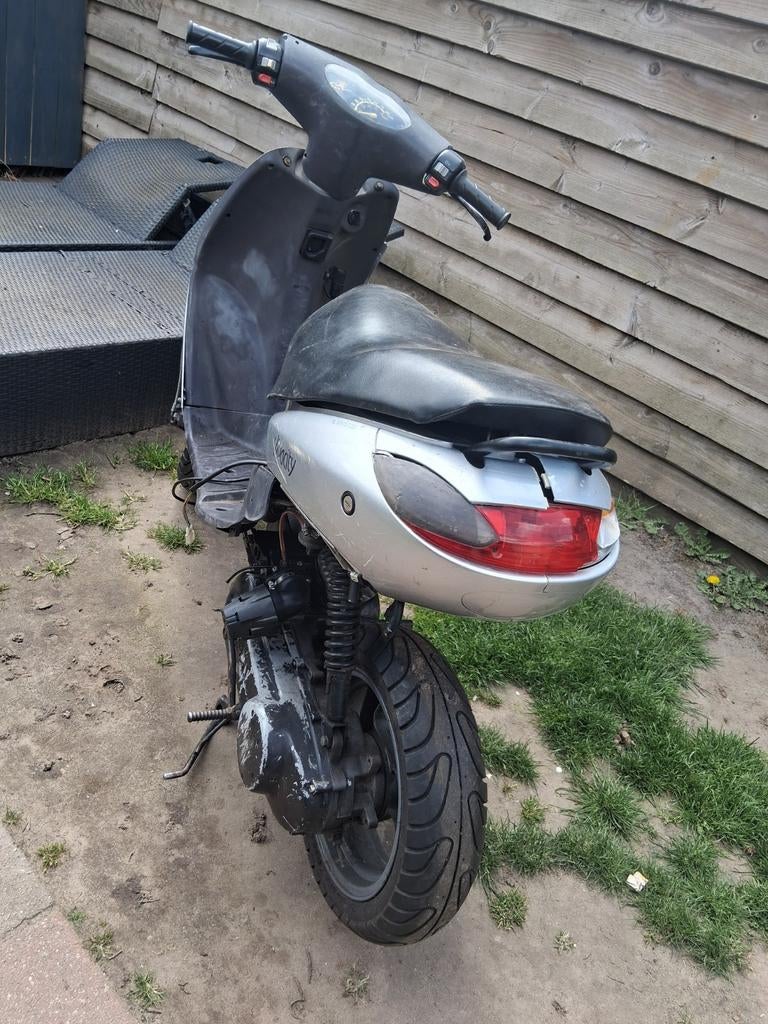 Peugeot Vivacity 70cc Project Scooter - Loopt niet, Ophalen of Verzenden, Gebruikt, Peugeot