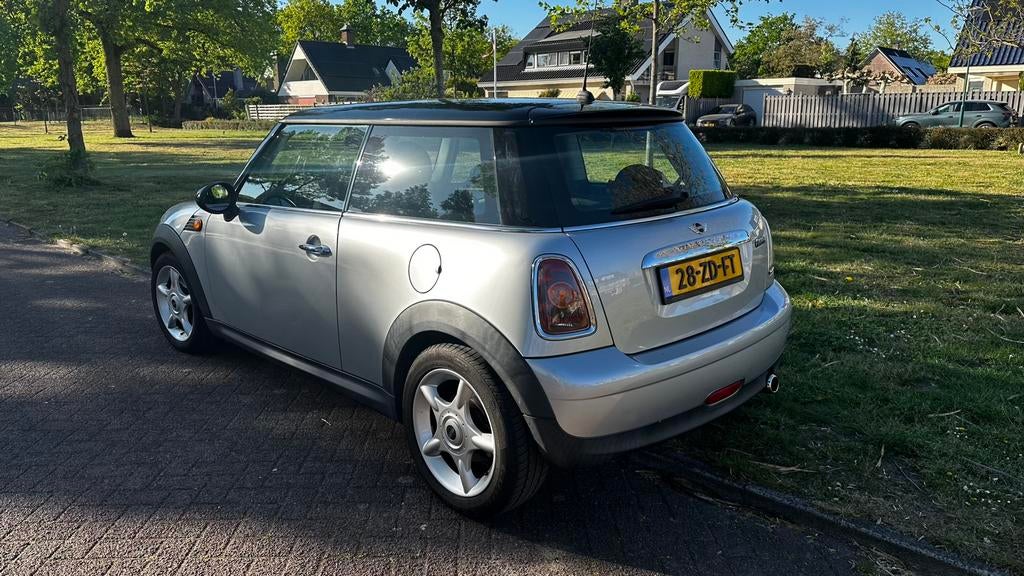 Mini Cooper 1.6(2008)ALLEEN AAN DE HANDEL € 750, Auto's, Mini, Voorwielaandrijving, 750 kg, 4 cilinders, 4 stoelen