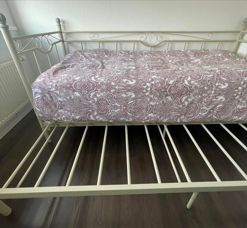 Bed(den) uitschuifbaar, beige metaal, Huis en Inrichting, Slaapkamer | Bedden, Ophalen, Eenpersoons, Beige, Overige maten