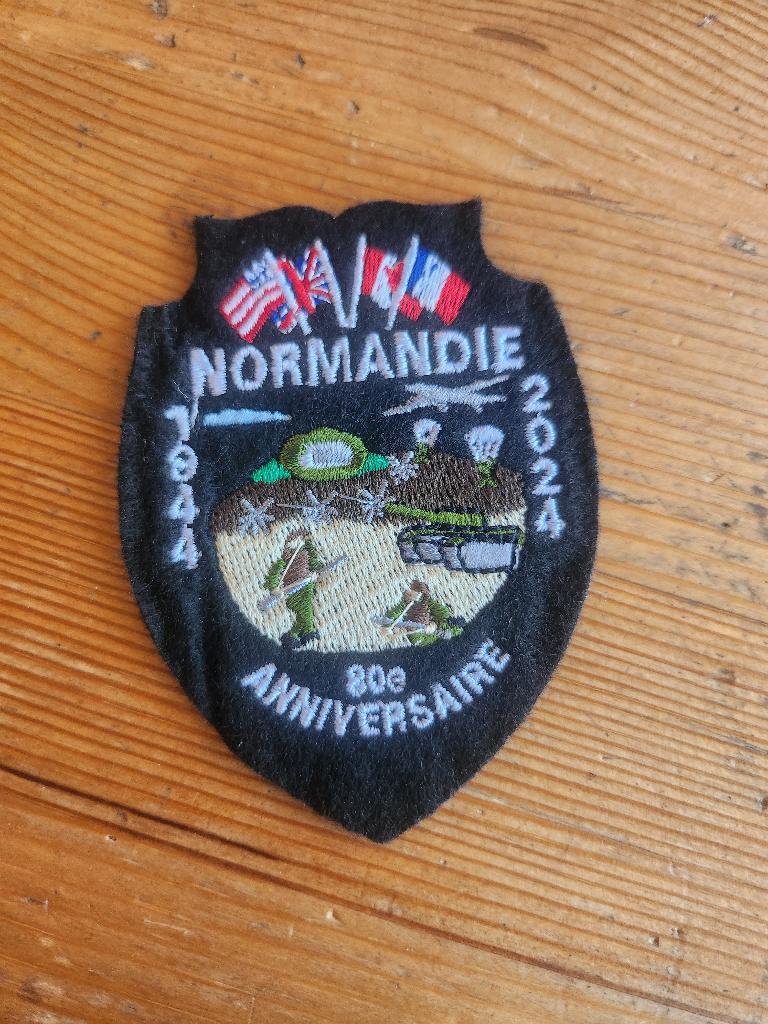 Patch Embleem Airborne Normandie 80th Herdenking 2024, Ophalen of Verzenden, Landmacht, Nederland, Embleem of Badge