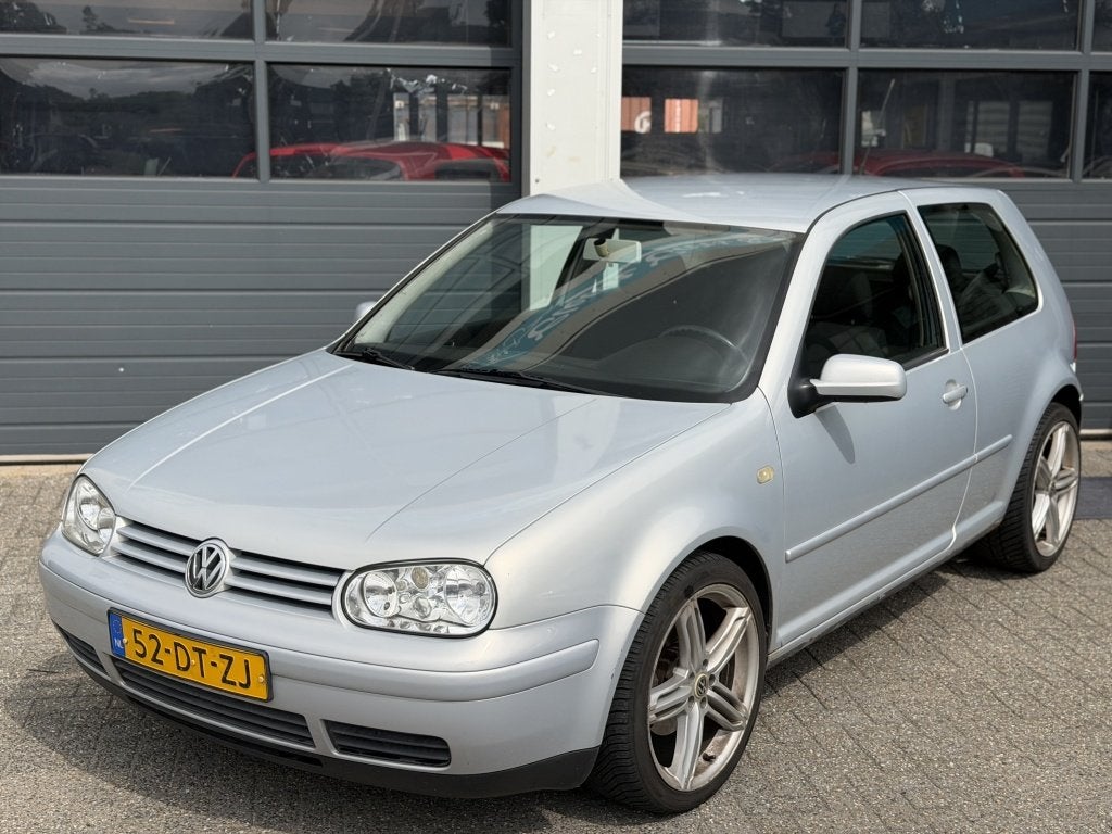 Volkswagen Golf Carplay 2.0 Highline (bj 2000, automaat), foto 2