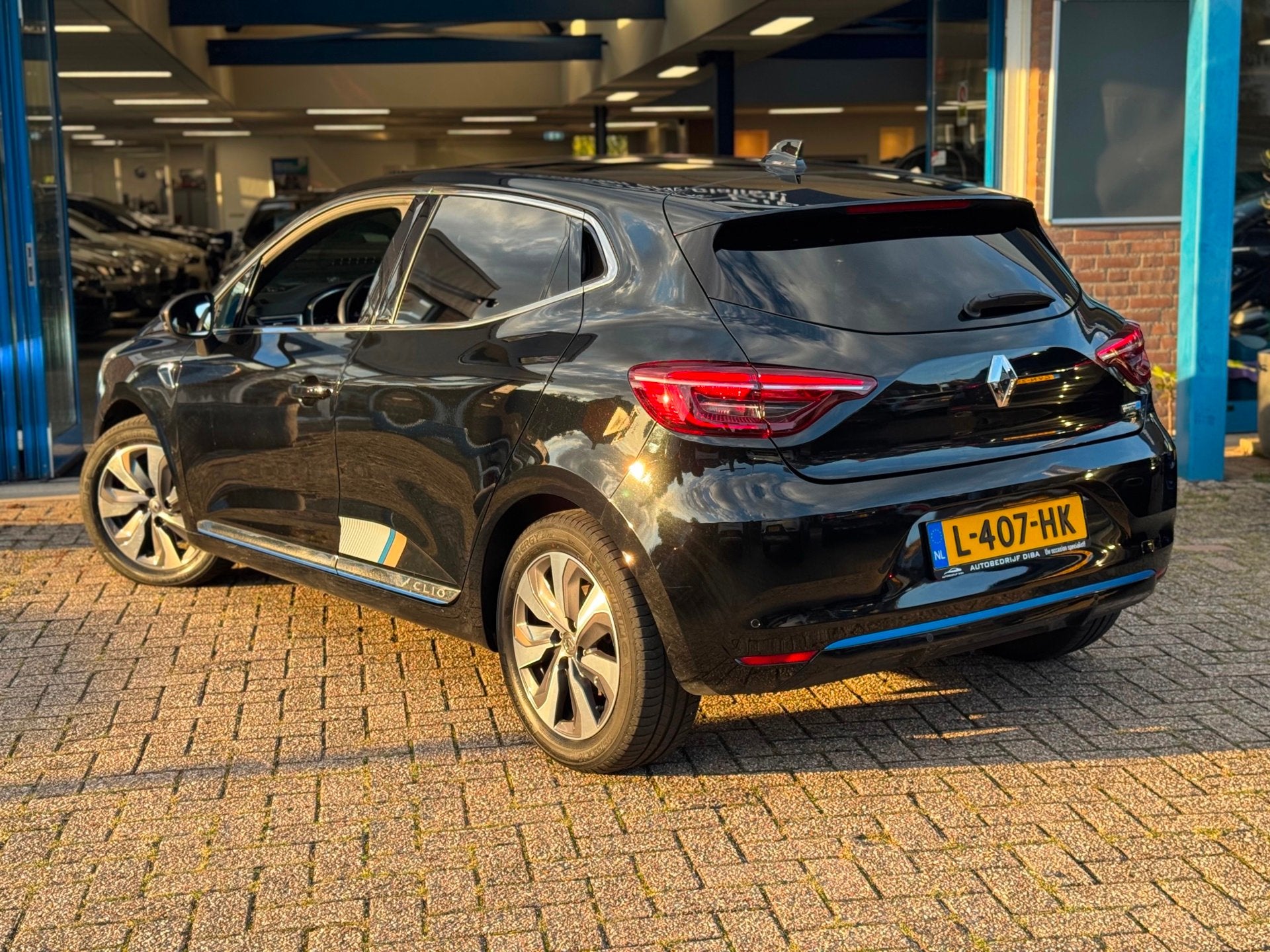 Renault Clio 1.6 E-Tech Hybrid 140 R.S. Line AUT NAVI NAP, Dealer onderhouden, 28 km/l, Gebruikt, Leder en Stof