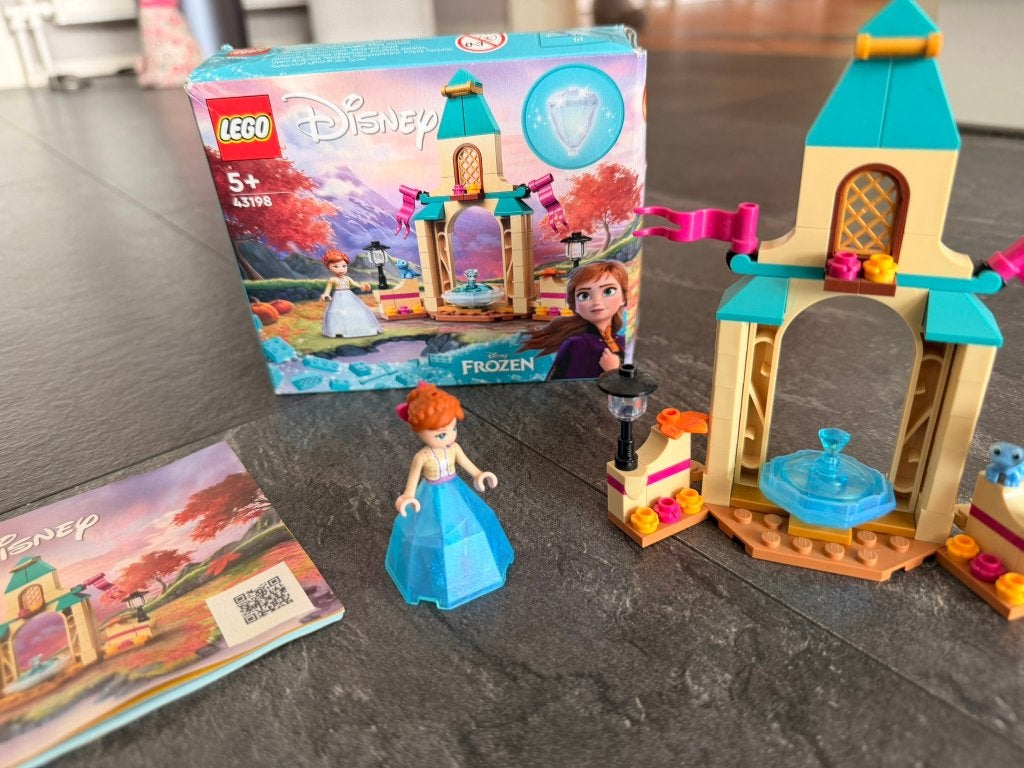 LEGO Disney Frozen Anna's Kasteel 43198 COMPLEET, Inclusief instructies, Lego, Ophalen of Verzenden, Zo goed als nieuw