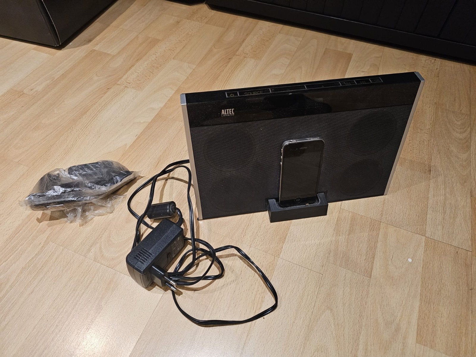 Altec Lansing IMT702 iPod/iPhone Docking Station met AUX, Audio, Tv en Foto, Ophalen, Gebruikt
