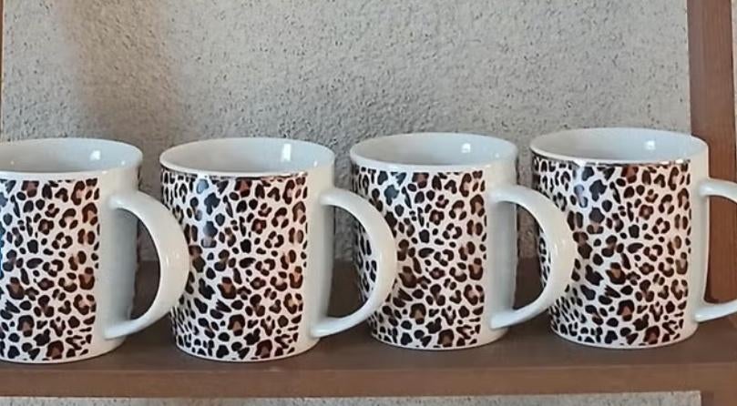 Siaki mokken met dierenprint, Ophalen of Verzenden, Zo goed als nieuw, Overige stijlen, Kop(pen) en/of Schotel(s)