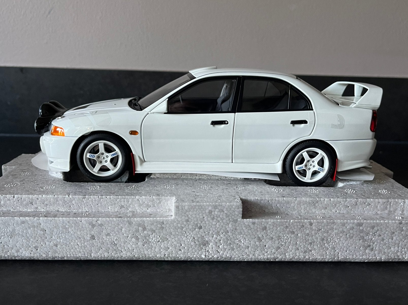 Mitsubishi Lancer Evolution IV GSR Light 1:18 motorhelix, Ophalen of Verzenden, Nieuw, Auto, Overige merken