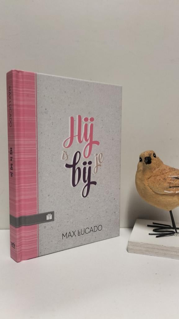 Lucado, Max; Hij is bij je, Ophalen of Verzenden, Gelezen, Christendom | Protestants