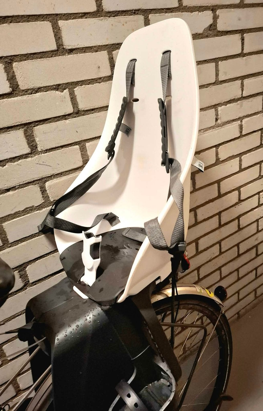 Fietsstoeltje achter, merk IKI, z.g.a.n., Fietsen en Brommers, Ophalen, Zo goed als nieuw