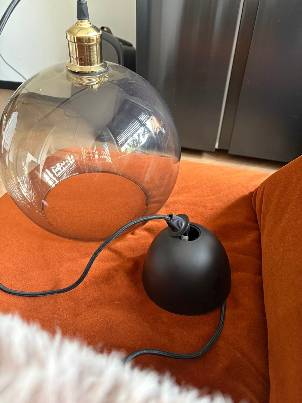 Ikea Jakobsby hanglamp, rookkleur glas/vermessingd 30 cm, Ophalen of Verzenden