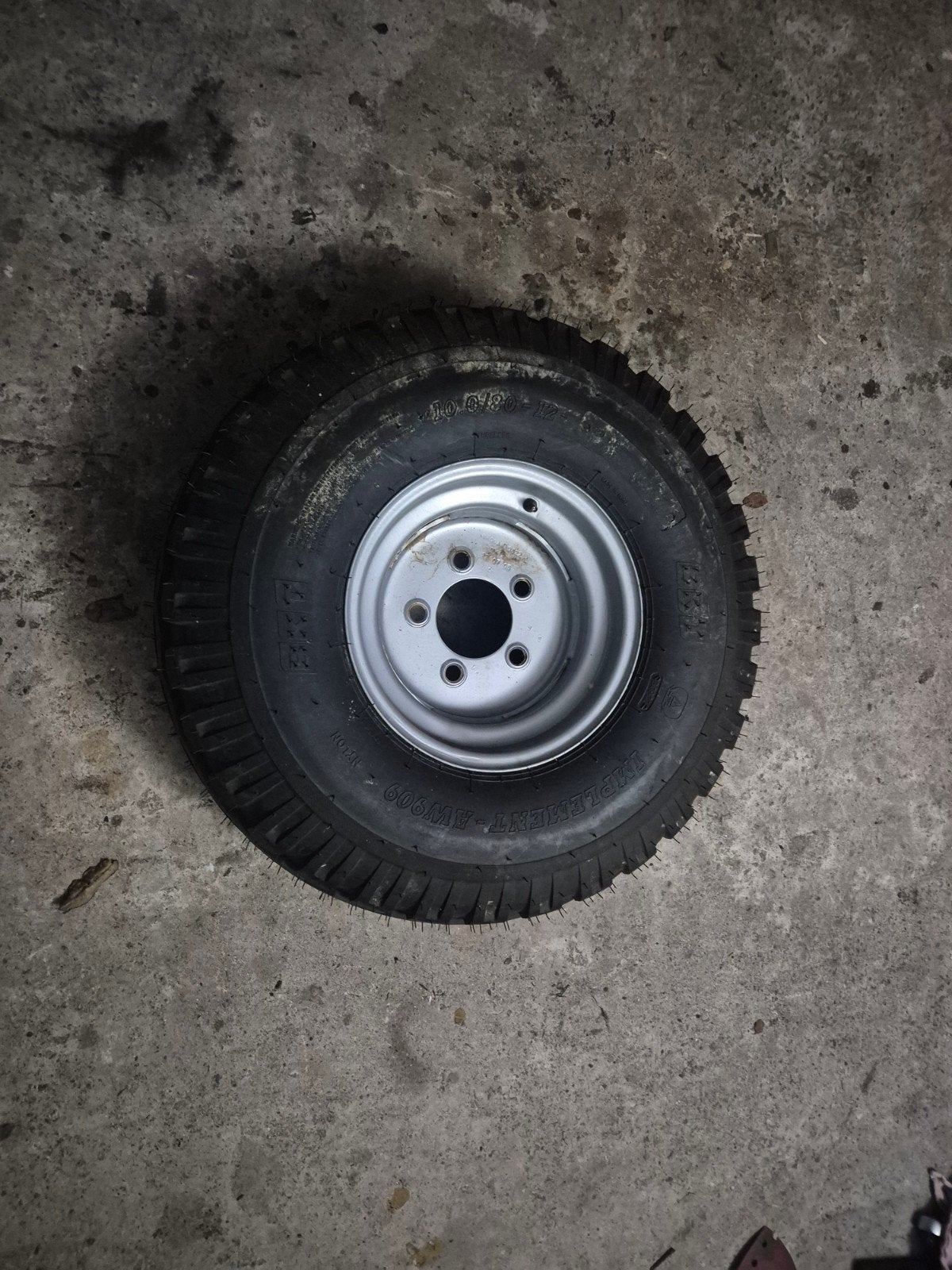 Tractorbandje met velg 10.0/80-12, Ophalen, Zo goed als nieuw