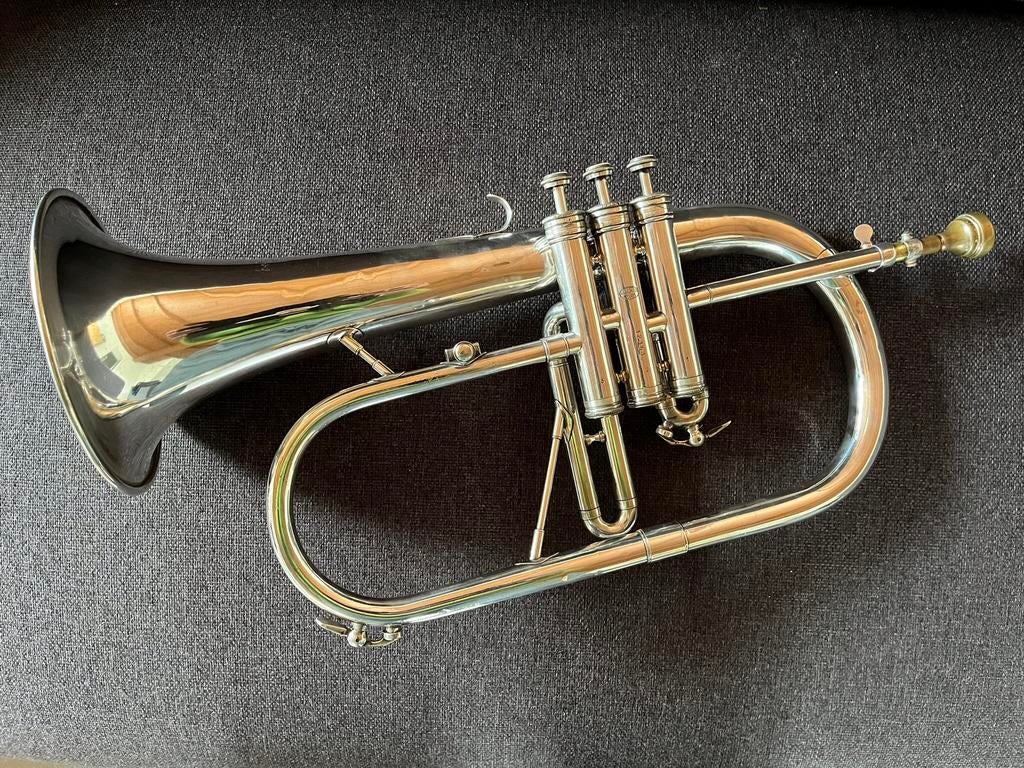 Bugel Courtois   Bb, Muziek en Instrumenten, Blaasinstrumenten | Trompetten, Ophalen of Verzenden, Zo goed als nieuw, Overige typen