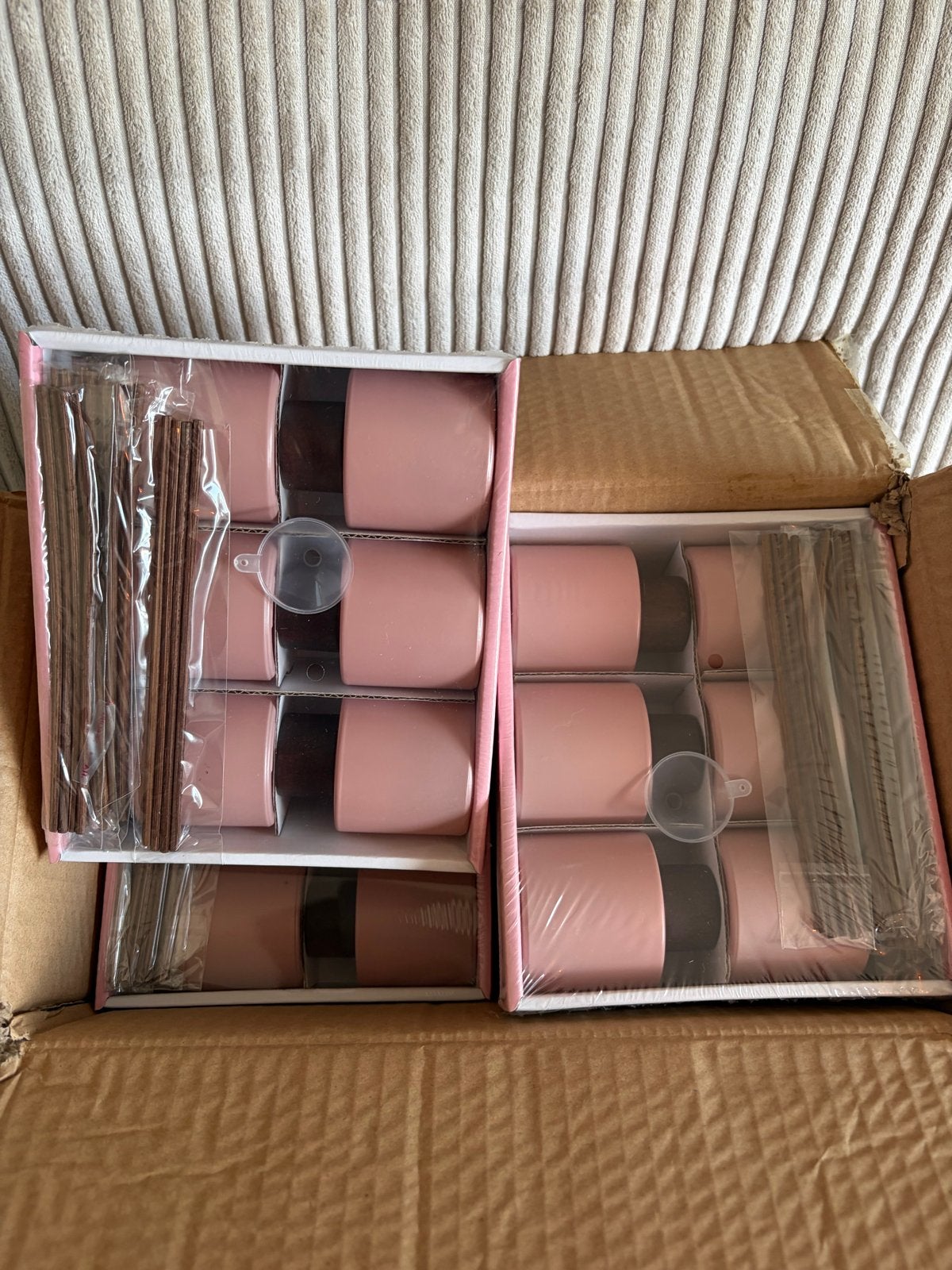 Partij van 8 nieuwe Magnolia geurdiffuser sets, Huis en Inrichting, Ophalen of Verzenden, Nieuw, Roze, Glas