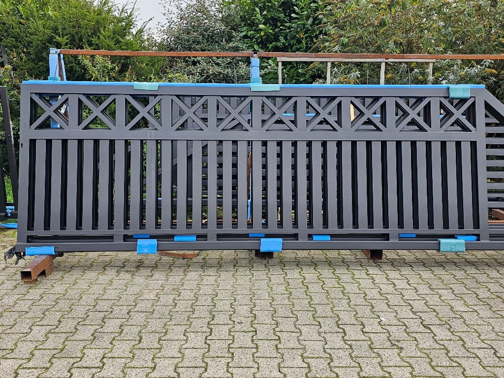 Nieuw model schuifpoort ´Woodlook´ 500x150cm zwart compleet!
